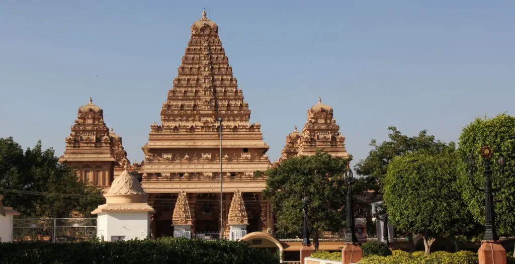 chattarpur temple complex
