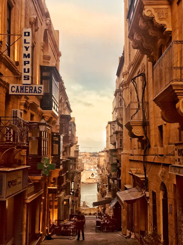 Alleyway Valletta 1
