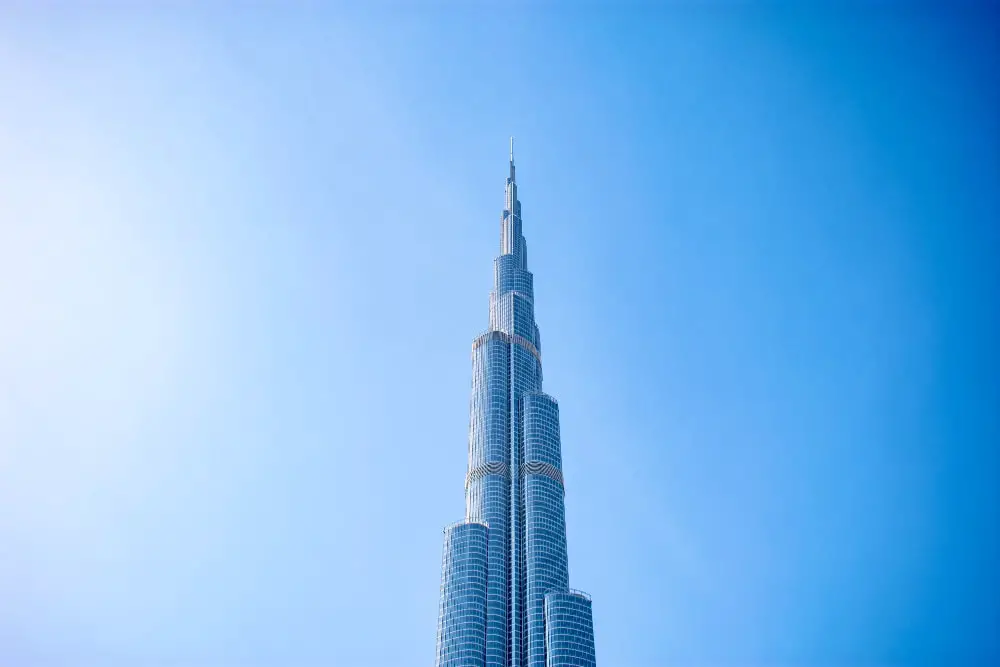 building-under-blue-sky