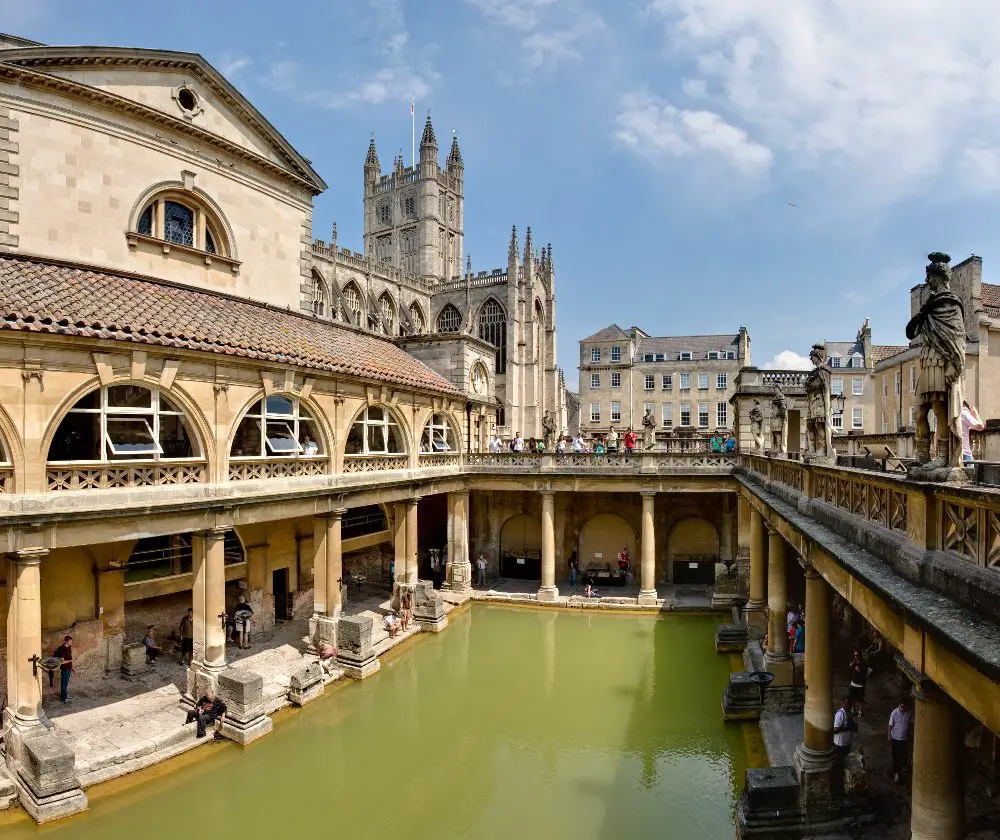 Roman_Baths_in_Bath_Spa,_England