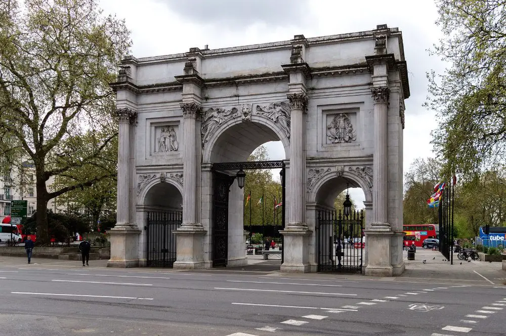 front view of marble arch in london