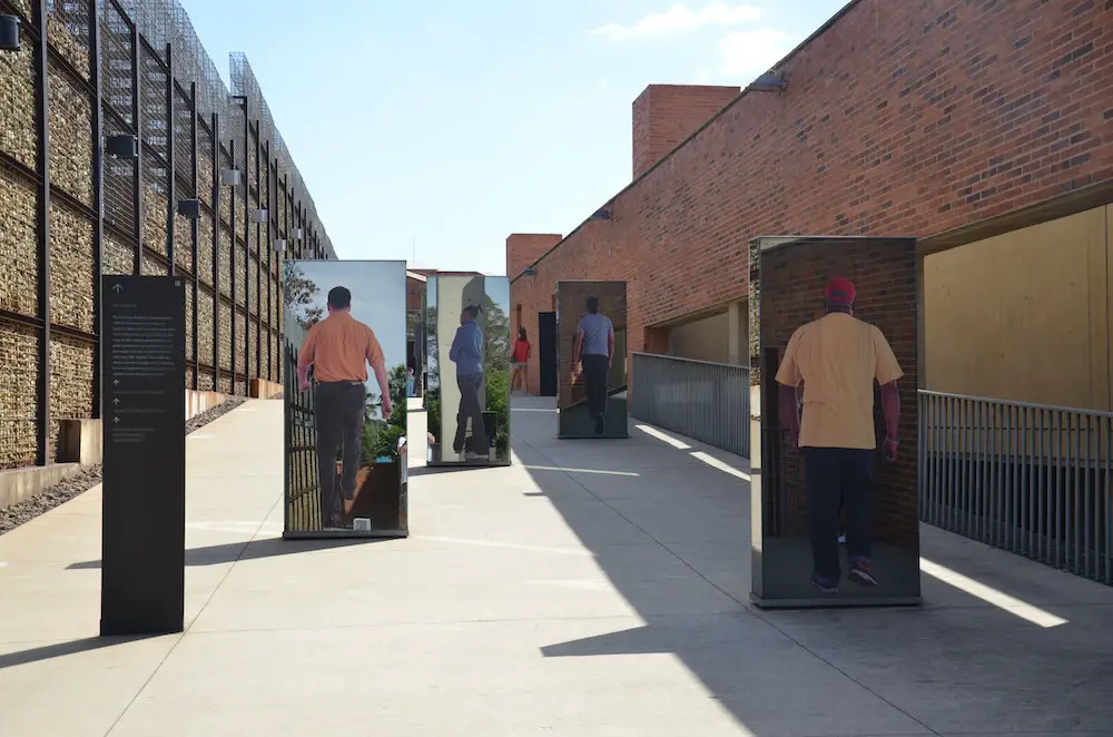 apartheid-muesum-entrance