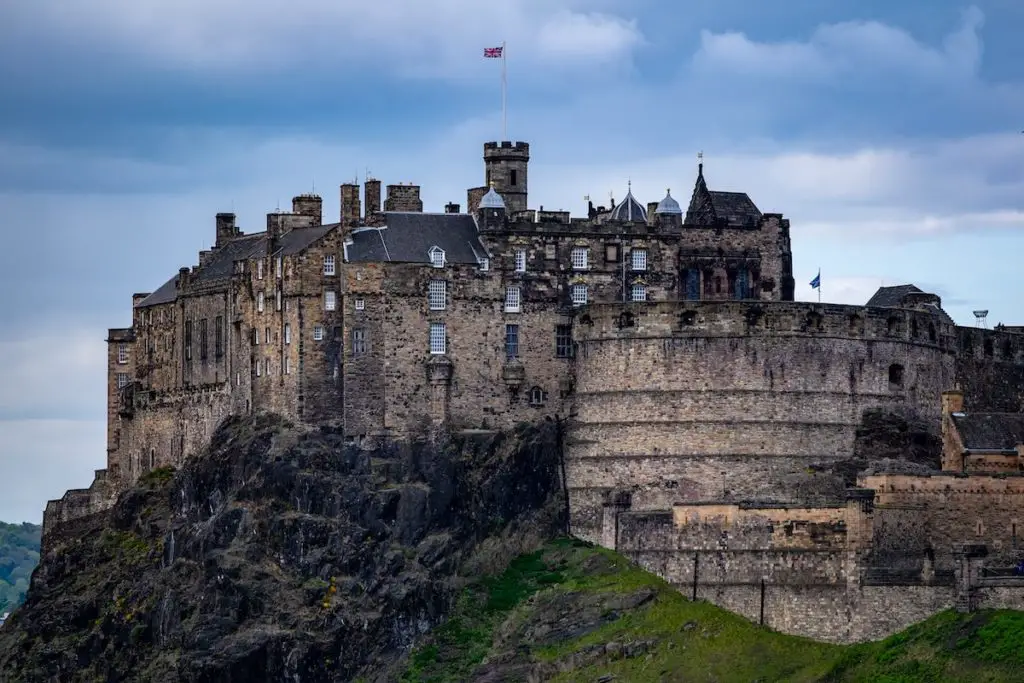 edinburgh-castle-1