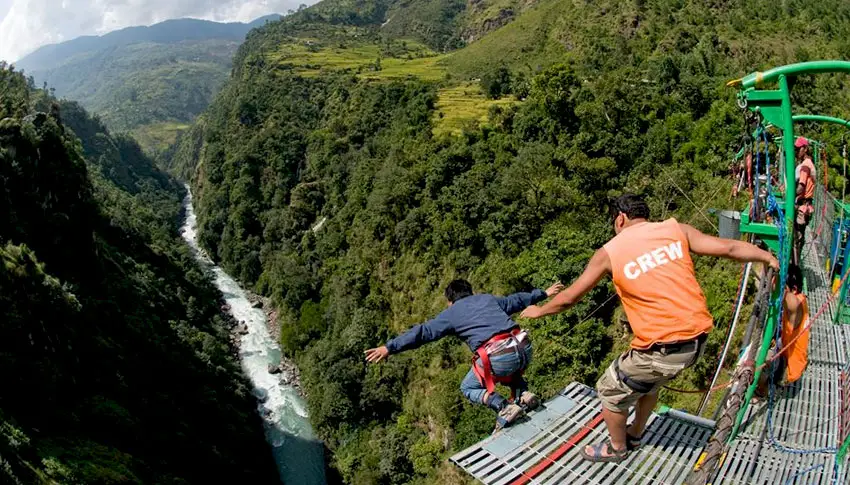 bungee-jumping-at-last-resort_0-1