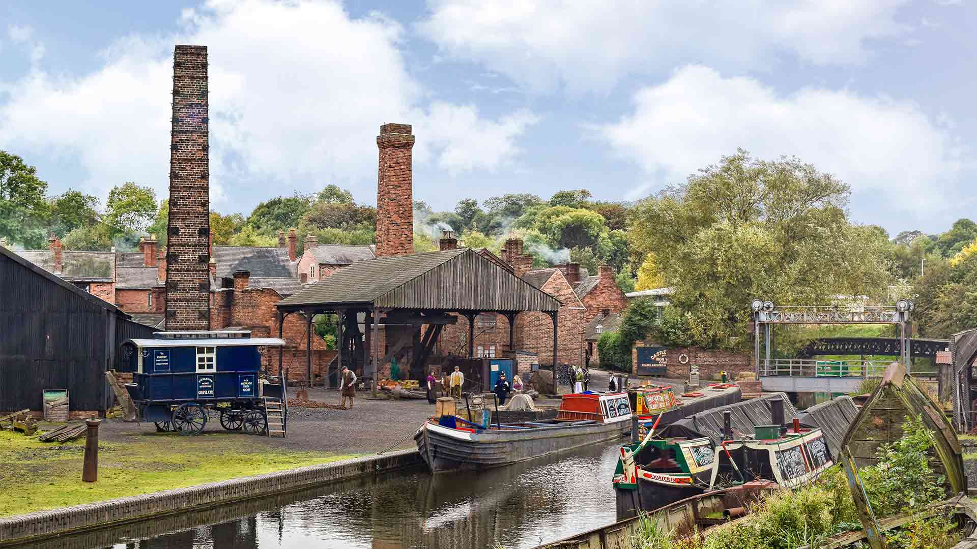 28 Unique Things to Do in the West Midlands