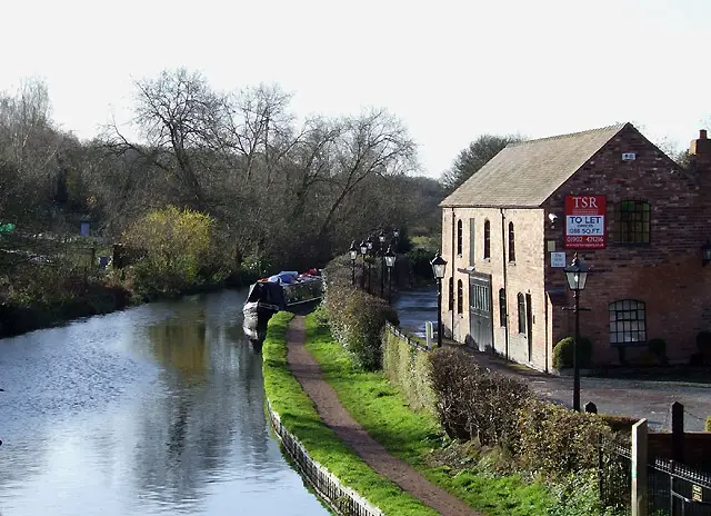 Staffordshire_and_Worcestershire_Canal,_Compton,_Wolverhampton