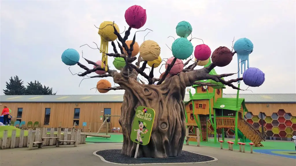 This picture: The giant ice cream tree outdoor.